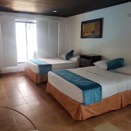 Hospedaje Villa Naloy 圣玛尔塔 外观 照片