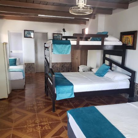 Hospedaje Villa Naloy 圣玛尔塔 外观 照片