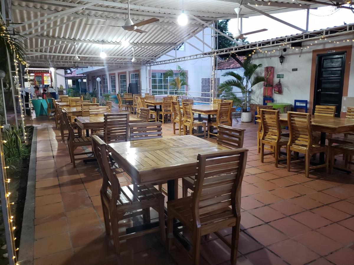 Hospedaje Villa Naloy 圣玛尔塔 外观 照片