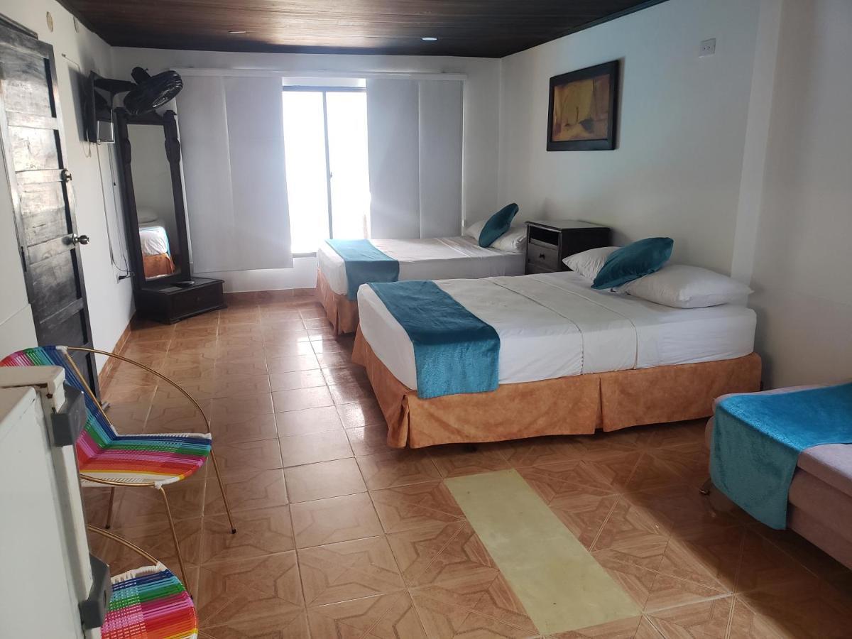 Hospedaje Villa Naloy 圣玛尔塔 外观 照片