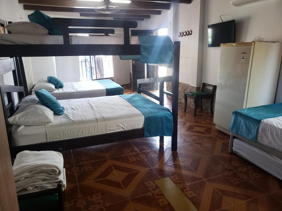 Hospedaje Villa Naloy 圣玛尔塔 外观 照片